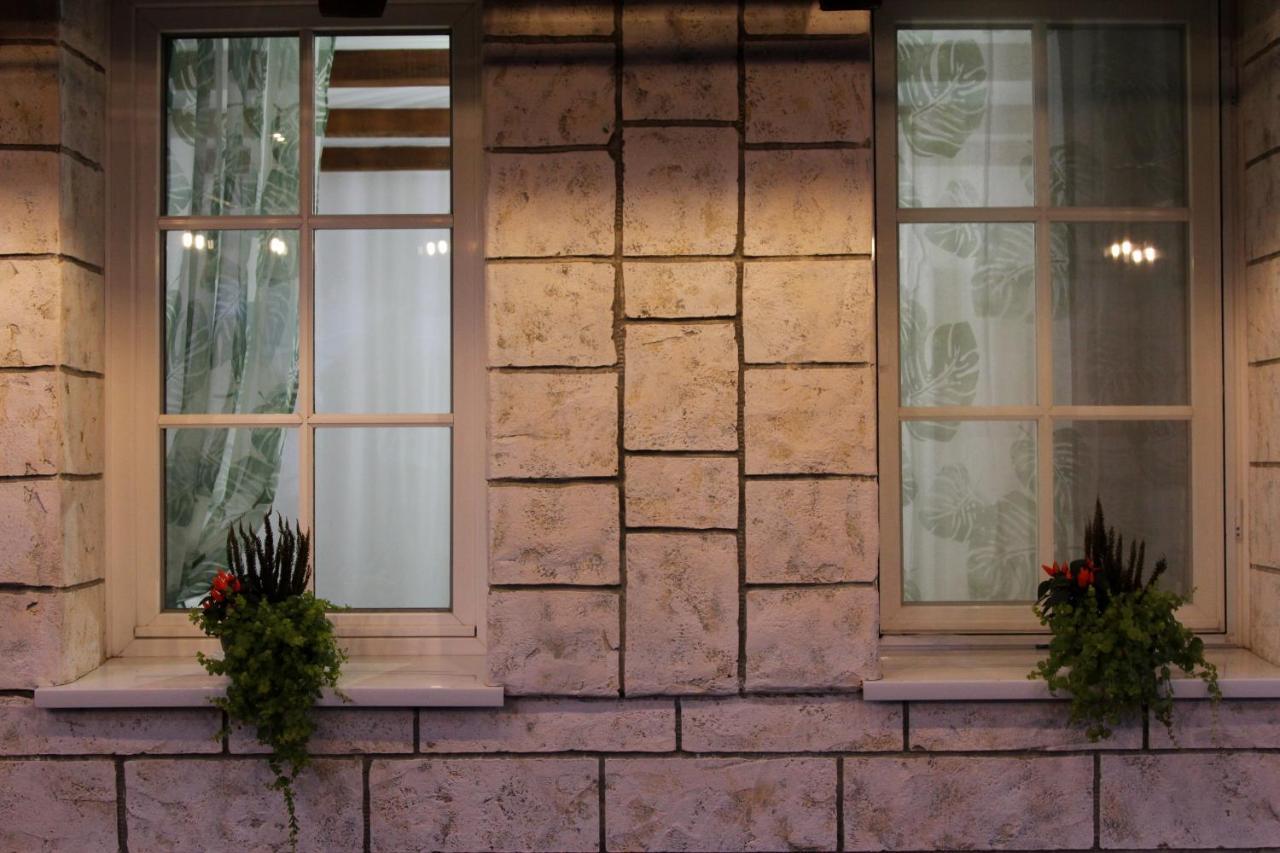 Cozy Cottage - Free Parking, Self Check-In Oradea Exterior photo