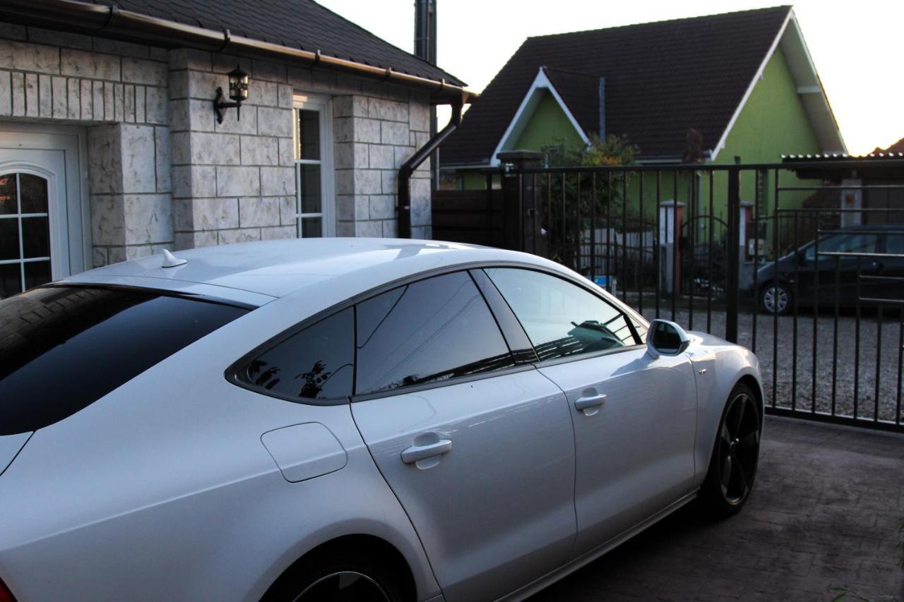 Cozy Cottage - Free Parking, Self Check-In Oradea Exterior photo